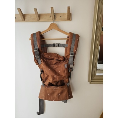 location_porte_bebe_marron_loveandcarry_dubonheurinfini
